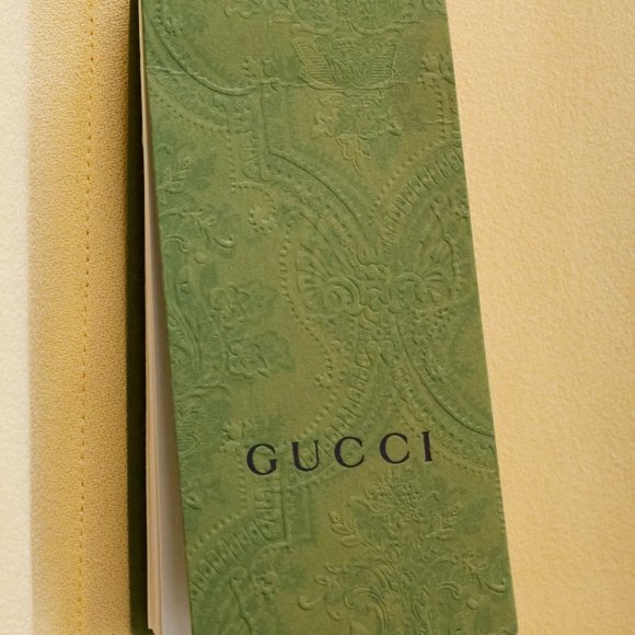 Gucci 2021 Cruise Yellow Crêpe de Chine Balloon Sleeve Blouse - Picture 7 of 16